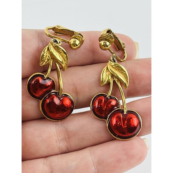 Vintage AVON EARRINGS Clip On RED FRUIT ENAMEL GOLD TONE CHERRY DANGLE Leaves Sl - Picture 11 of 12